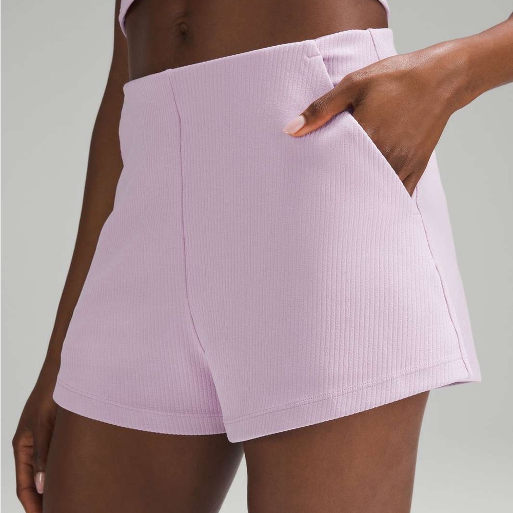 Lululemon Ribbed Softstreme High-Rise Short 2"